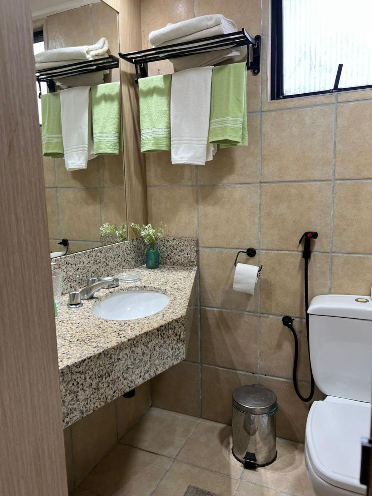 Mobiliado - Uma Quadra Da Beira Mar Apartamento *