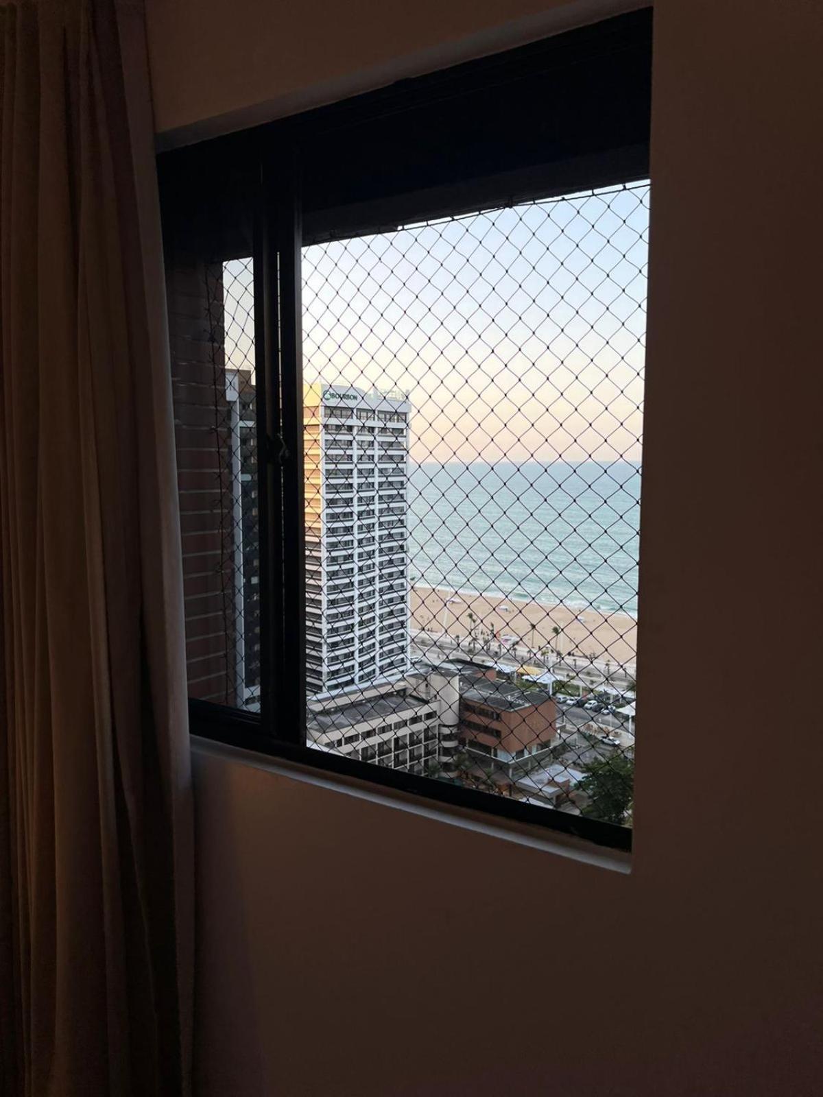 Apartamento Mobiliado - Uma Quadra Da Beira Mar *