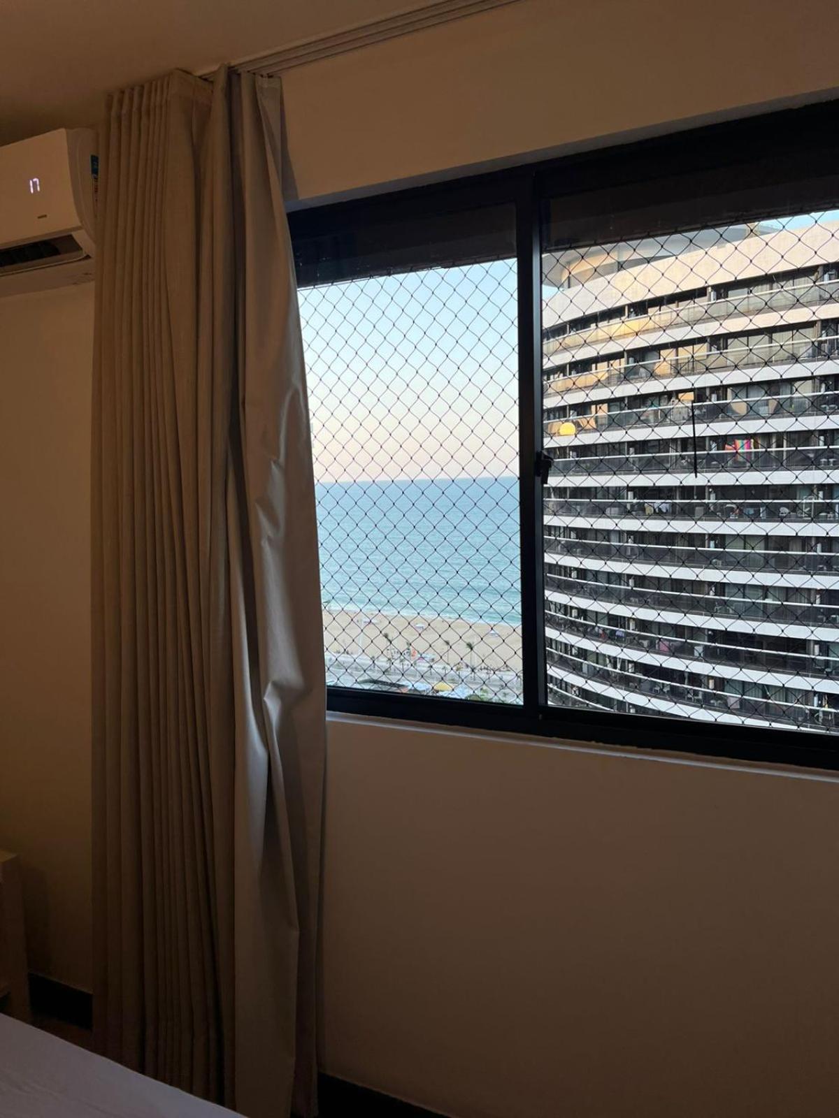 Mobiliado - Uma Quadra Da Beira Mar *