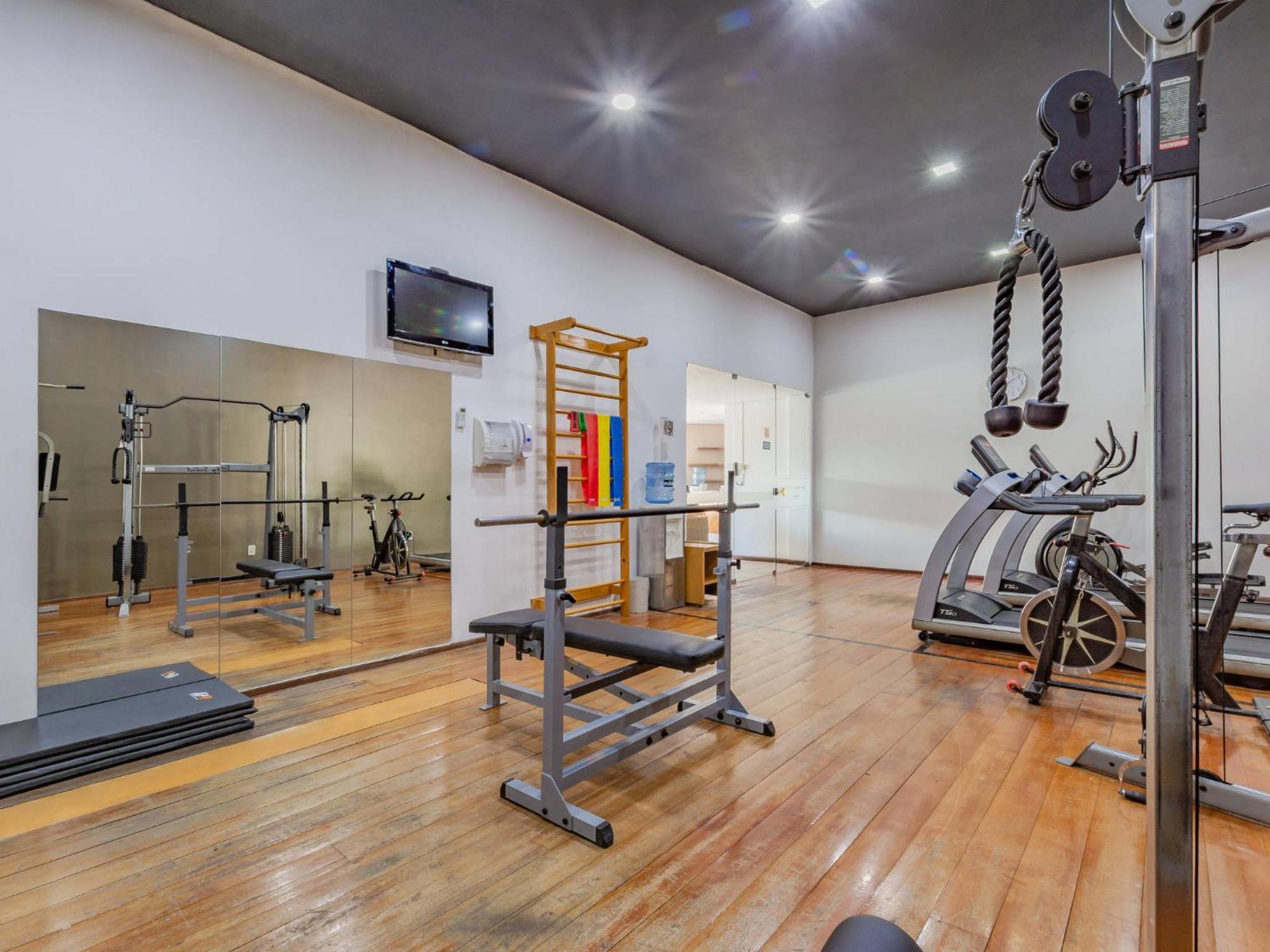 Apartamento Mobiliado - Uma Quadra Da Beira Mar *