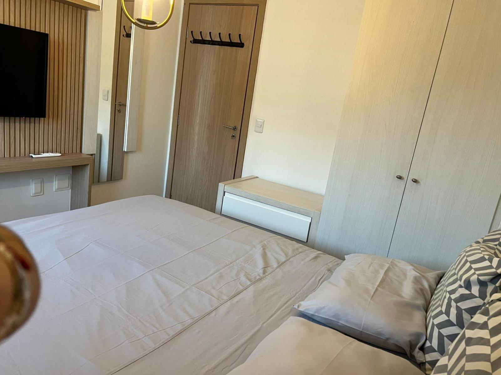 Mobiliado - Uma Quadra Da Beira Mar Apartamento *