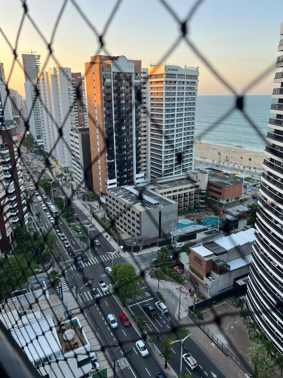 Mobiliado - Uma Quadra Da Beira Mar *